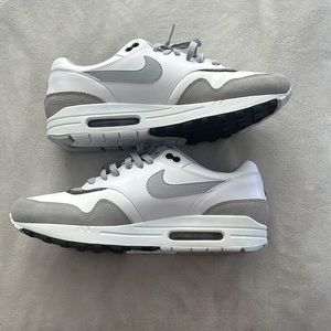 Nike men’s air max brand new